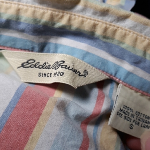 Eddie Bauer small button down casual - Picture 2 of 2